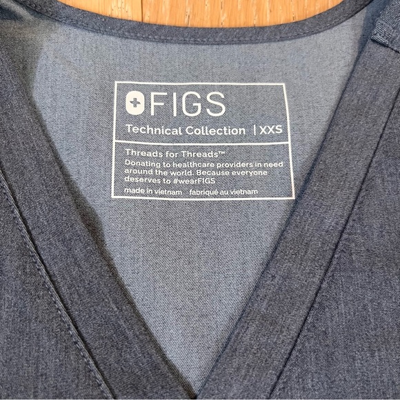 FIGS Heather Denim Scrub Set- XXS - Picture 4 of 7